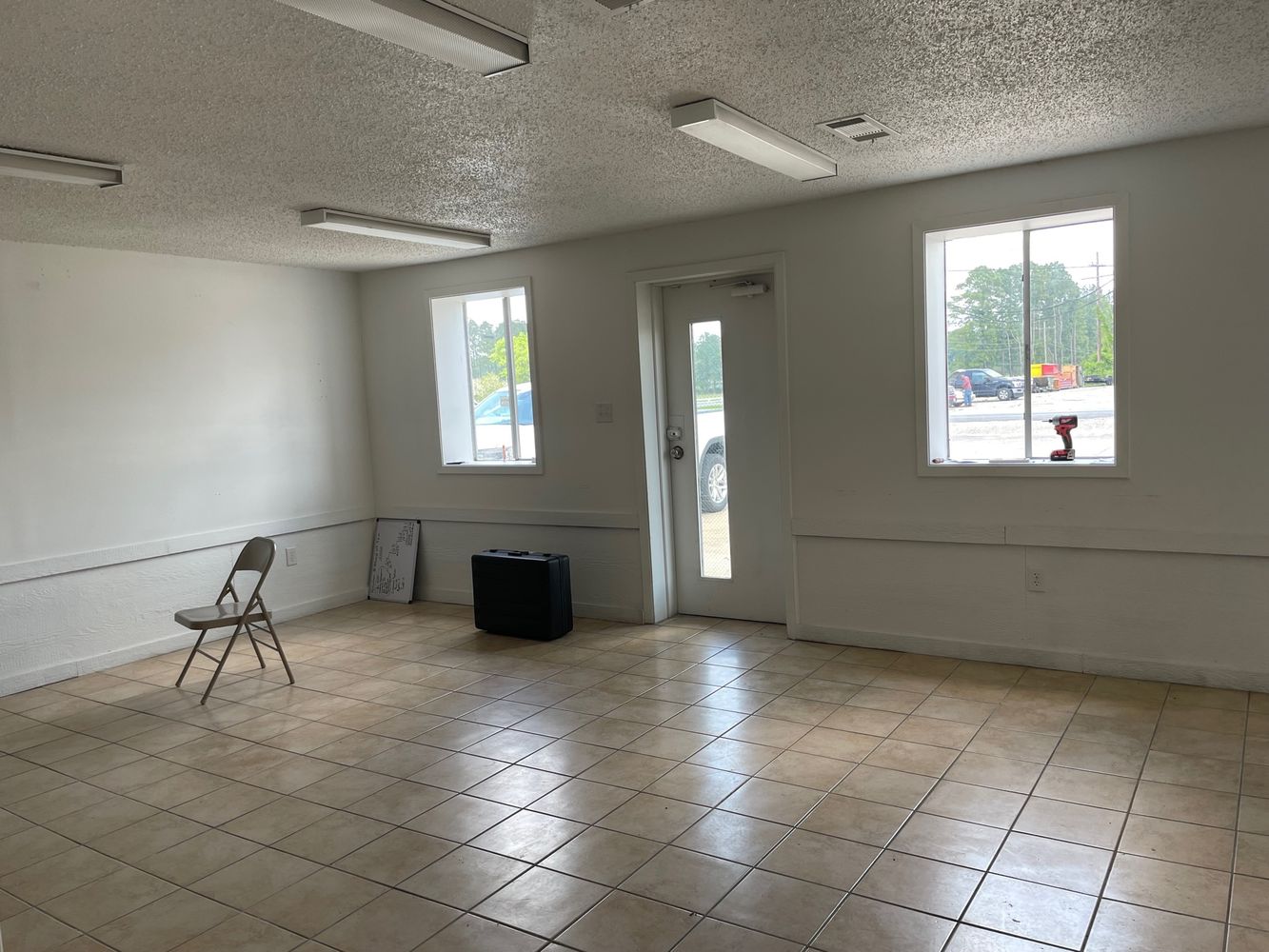 Dock High Warehouse With Office For Lease: 3504 Cypress Ave, Saint Gabriel, LA 70776